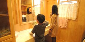 大工の家見学会-スライダ